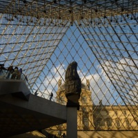 Tutoyer le musée du Louvre