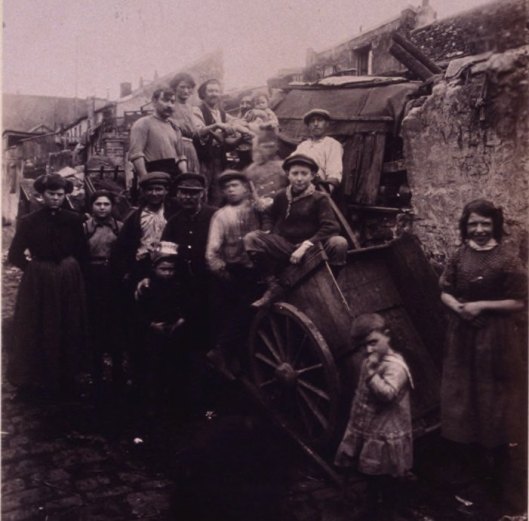 Atget, porte d'Asnières, cité Valmy, 1913, Gallica